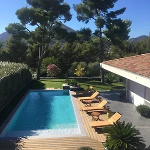 Indépendante Standing, Terrasse Arborée Et Parking Privé Discret Dans Contemporaine Avec Piscine. La Valette-du-Var